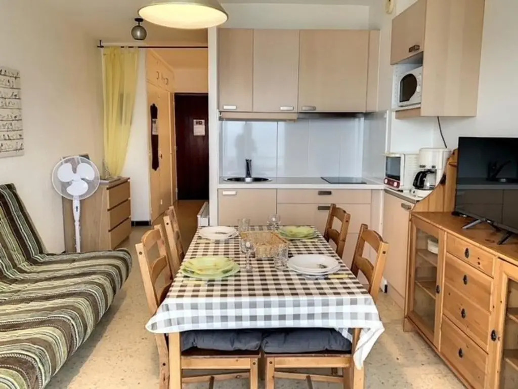 Appartement Balaruc-les-Bains, 1 pièce, 4 personnes - FR-1-503-32