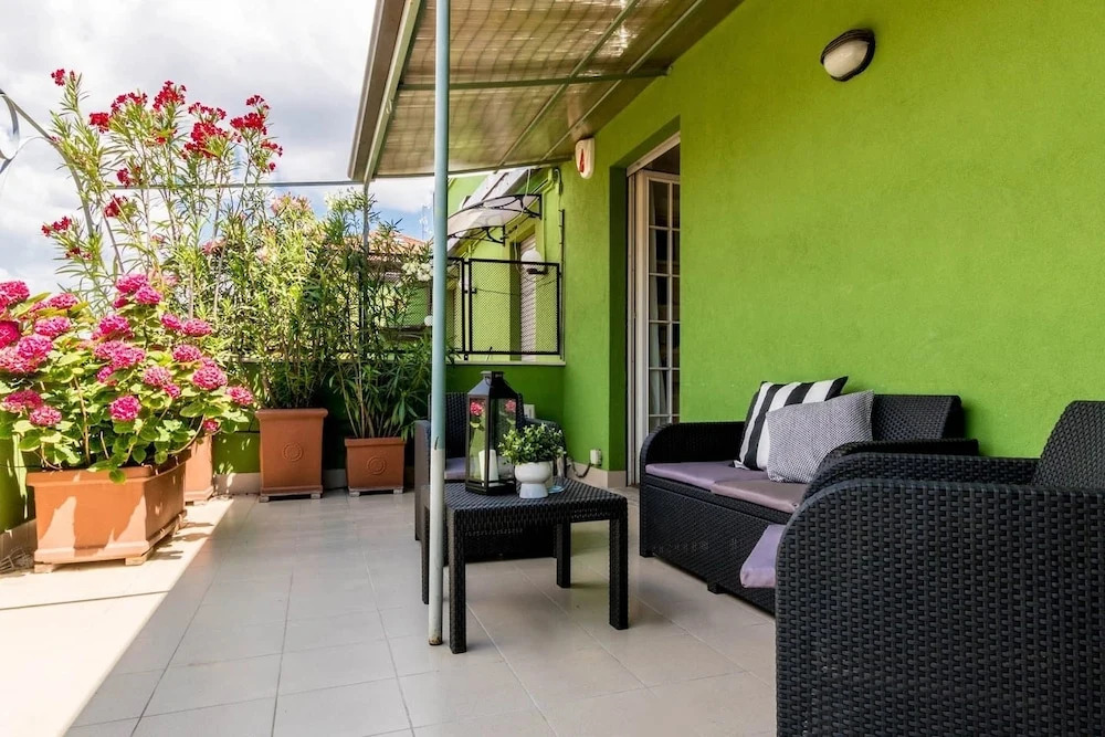 ALTIDO the lounge balcony