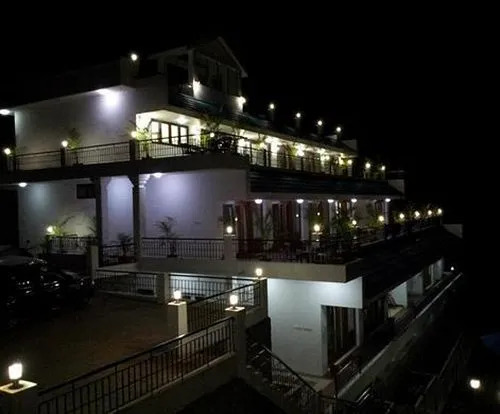 Mount 'n' Mist Hotel