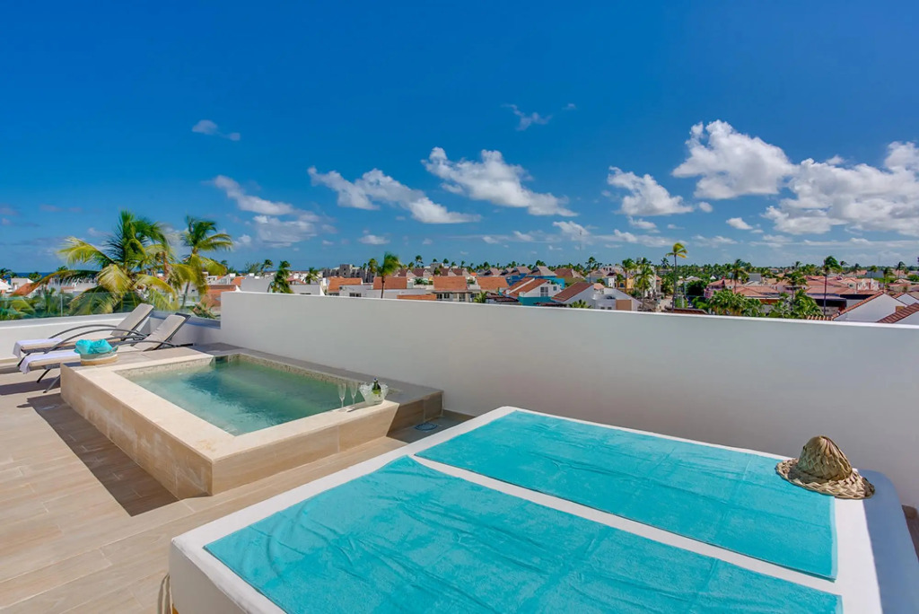 Gorgeous Private Picuzzi in New Penthouse Los Cora