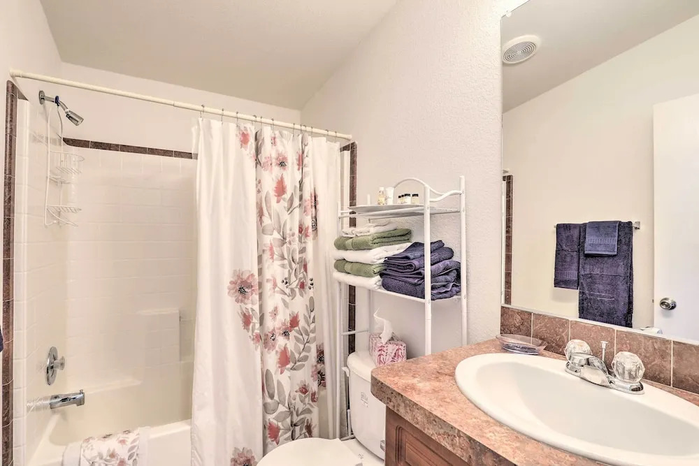 Quiet Tombstone Retreat ~ 3 Mi to Historic Dtwn!