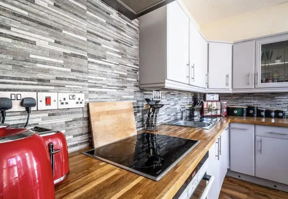 The Boat House Sleeps 4 Pet Friendly