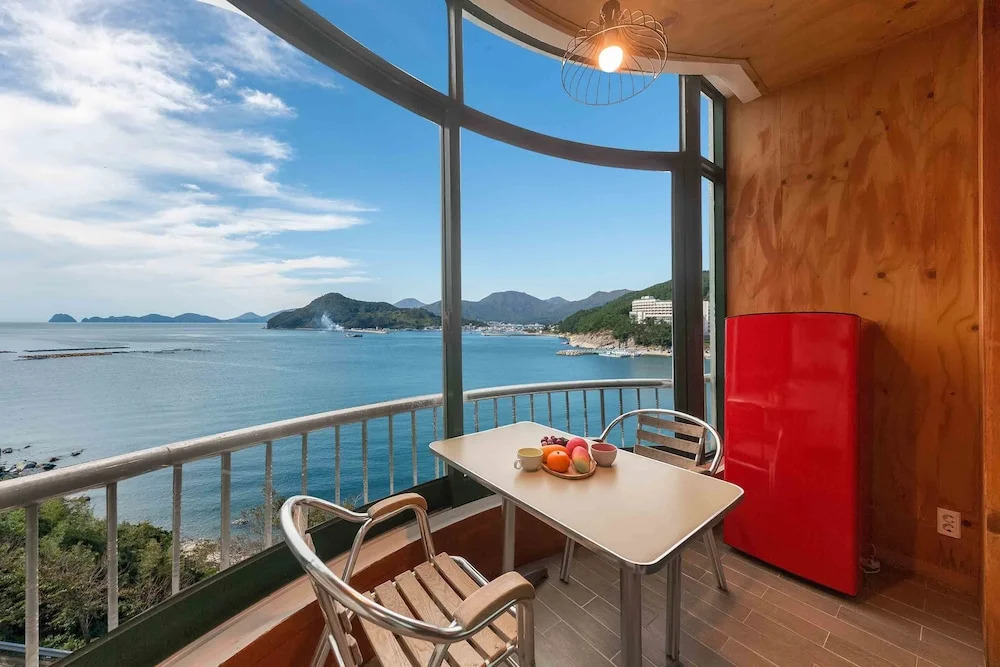Sunbeach Pension