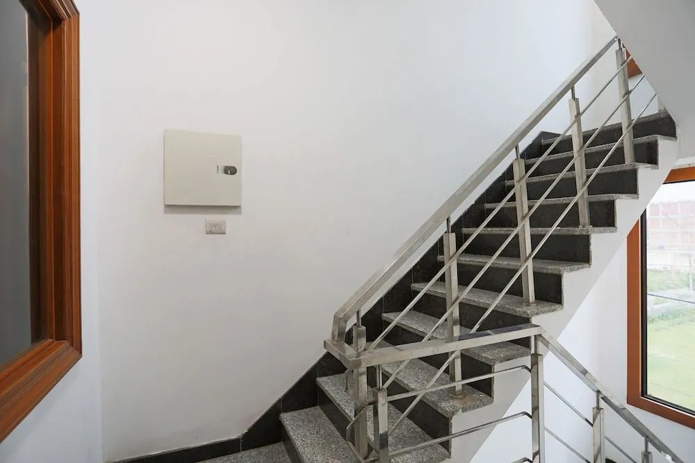 OYO 15183 JJK Home Stay