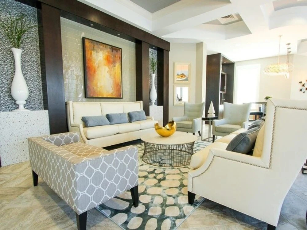 Luxurious 5 Bed Home with Private Pool in Solterra Townhouse