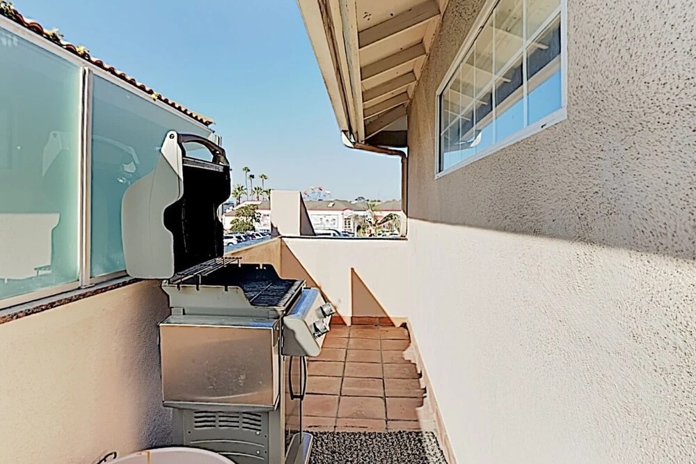 New Listing! Family Tides: Central Beach Retreat Duplex