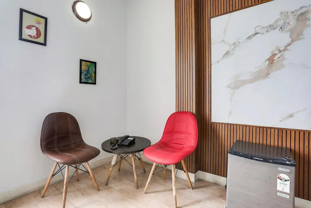Stylish Stays Near Isbt Dehradun