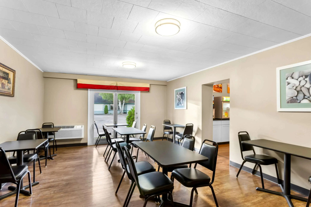 Rodeway Inn Gorham Riverside