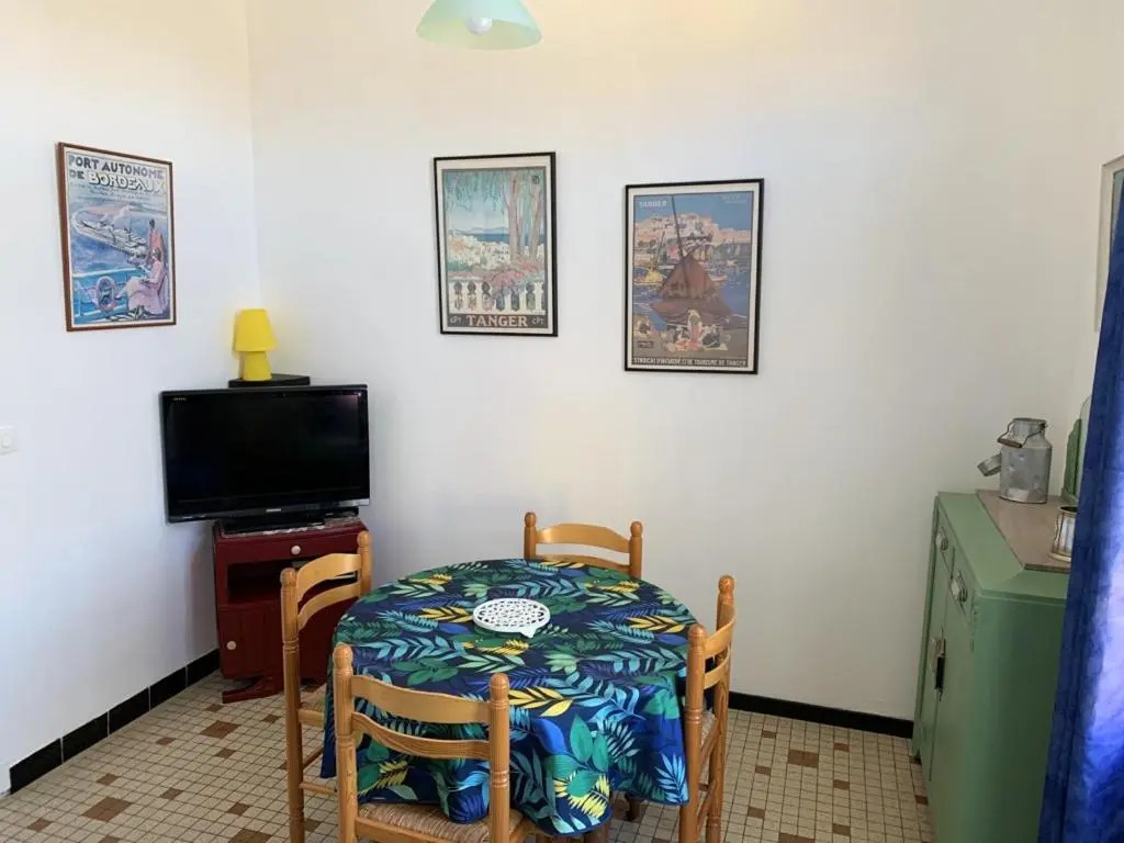 House with 2 Bedrooms in Soulac-Sur-Mer, with Enclosed Garden - 200 M From the Beach