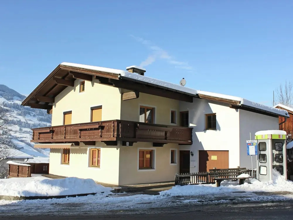 Apartment with balcony in Hart im Zillertaler