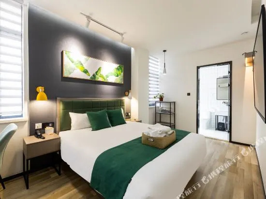 Qingdao 33days Hotel
