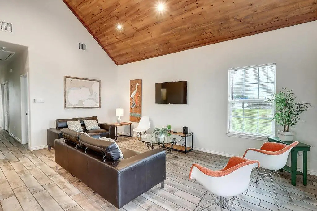 Coles Cabin LV124
