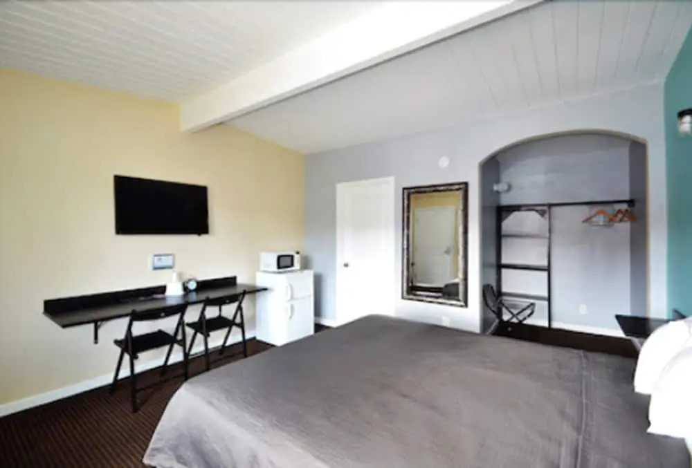 Lodge at 32nd