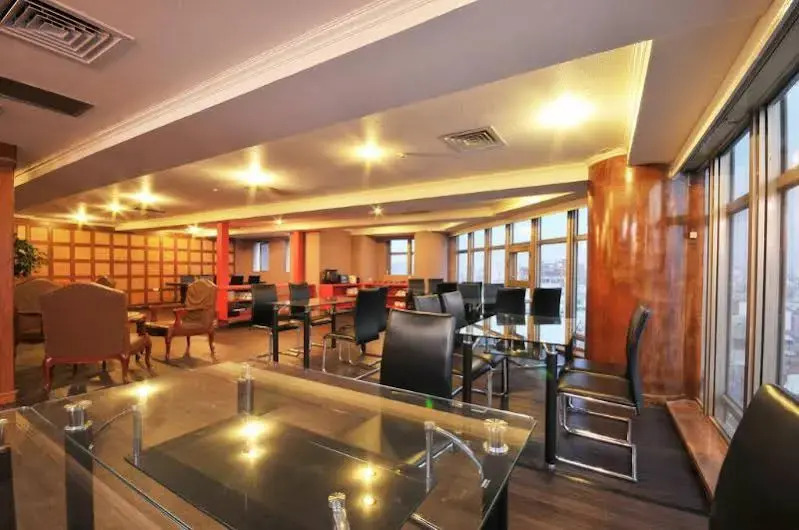 Long LuHotel