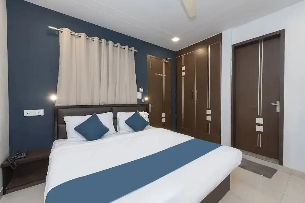 Silver Key Pooth Kalan by OYO Rooms