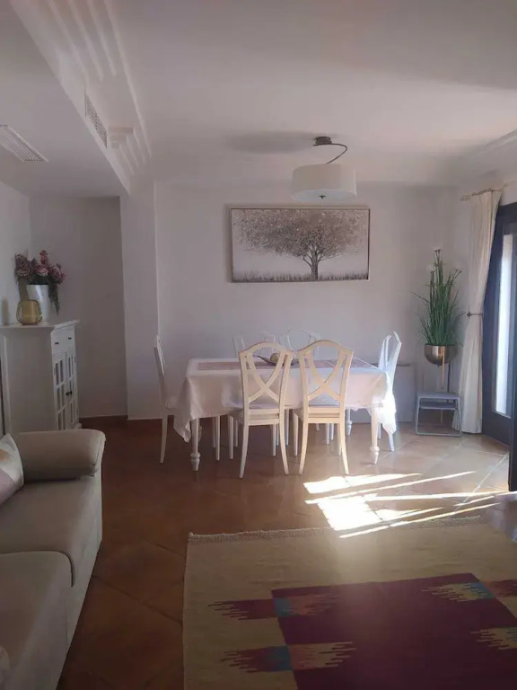 Stylish House, Patio, Pool, Mountains, Stunning White Village, sea 20 Mins Away