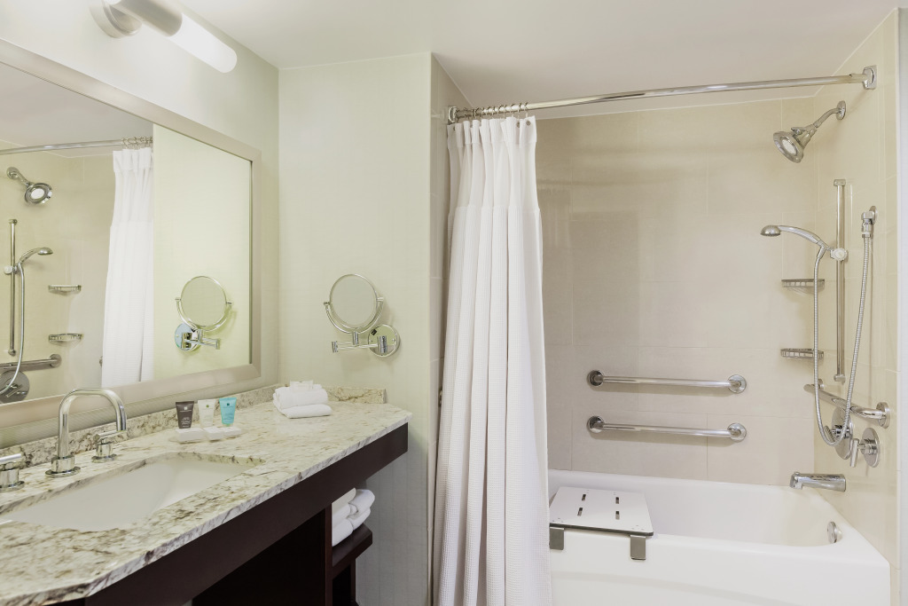 Sonesta Redondo Beach and Marina