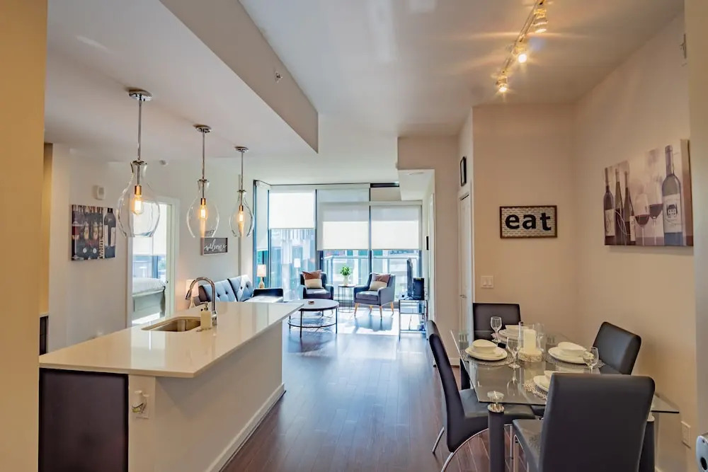 High Rise 2 Bedroom apartment in a Great location 2 Apts by RedAwning