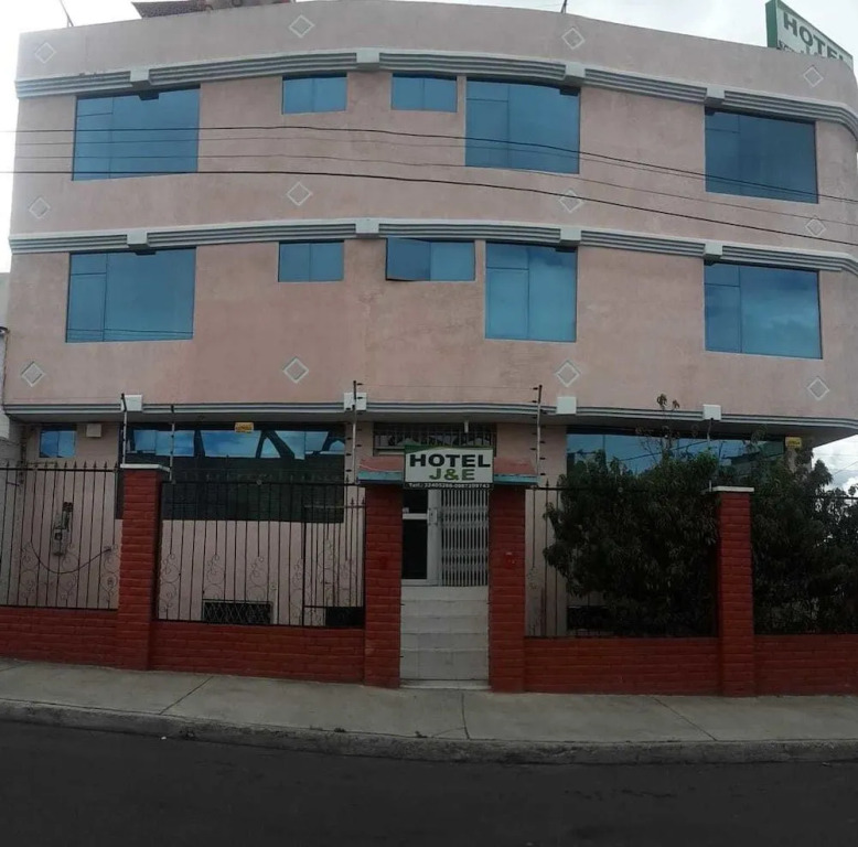 J&E hotel