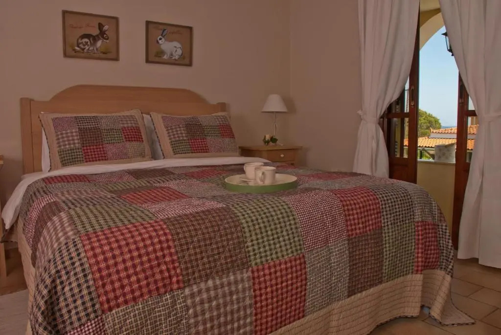 Amboula Beach Apartments