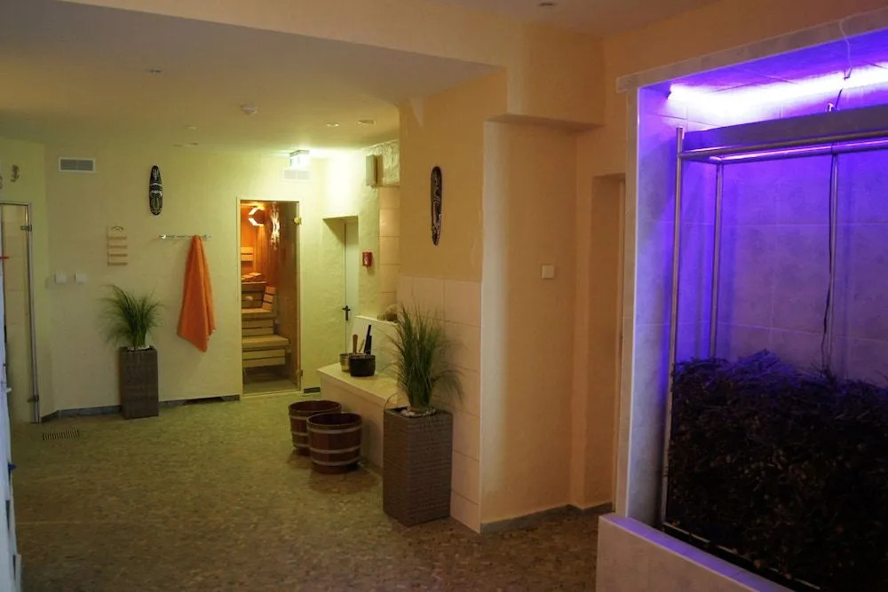 Hotel "Drei Rosen" OHG Regina & Hans - Peter Faßbinder