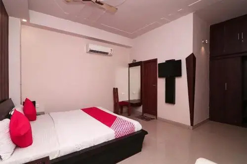 Hotel Days Inn by OYO