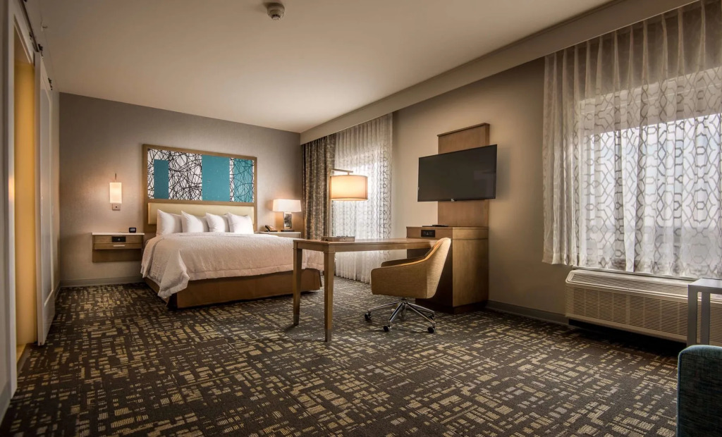 Hampton Inn & Suites Dallas-The Colony