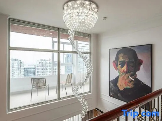 Charming white Saigon Penthouse 4 bed 4 bath