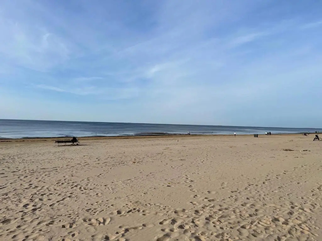 5th Line Apartment, 300m to the beach