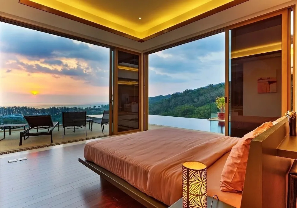 "panoramic Seaview 650sqm 4br Pool Villa 2 min Drive to Naithon Beach"