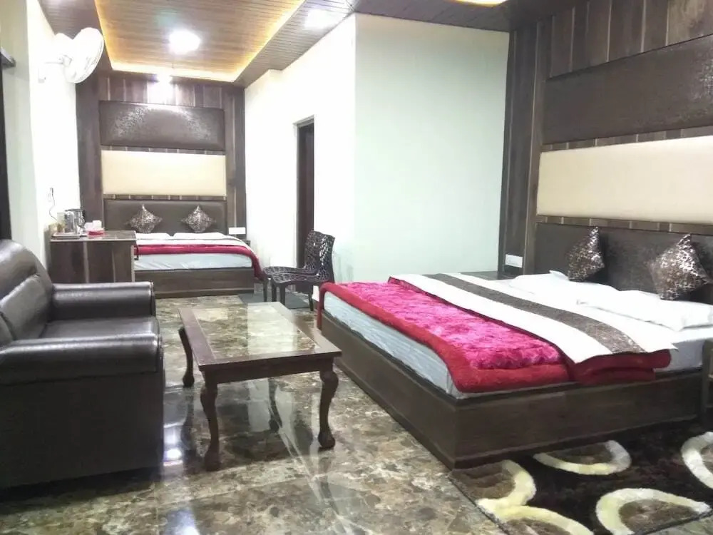 Oyo 22331 Hotel Himdhara