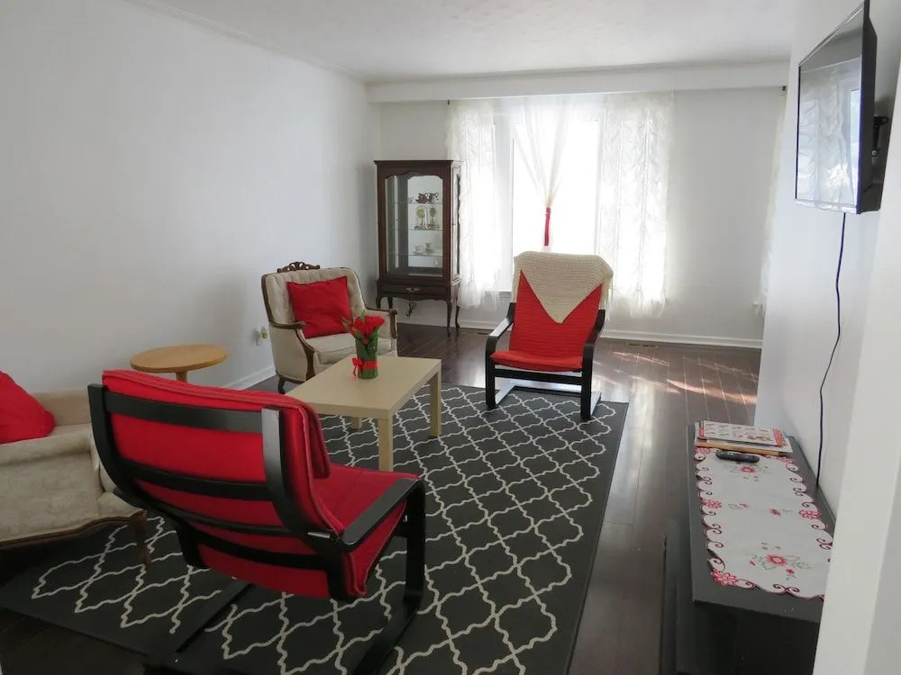 Comfortable Residence in Toronto
