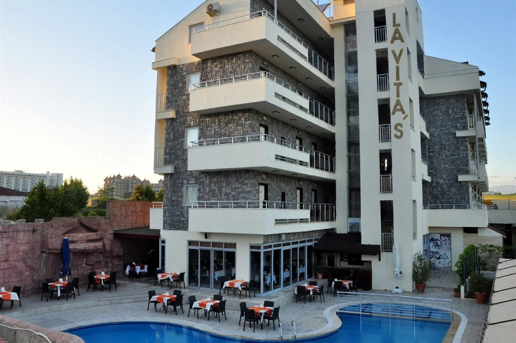Lavitas Hotel