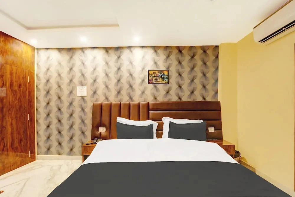 Super Townhouse OAK The Dev Regency