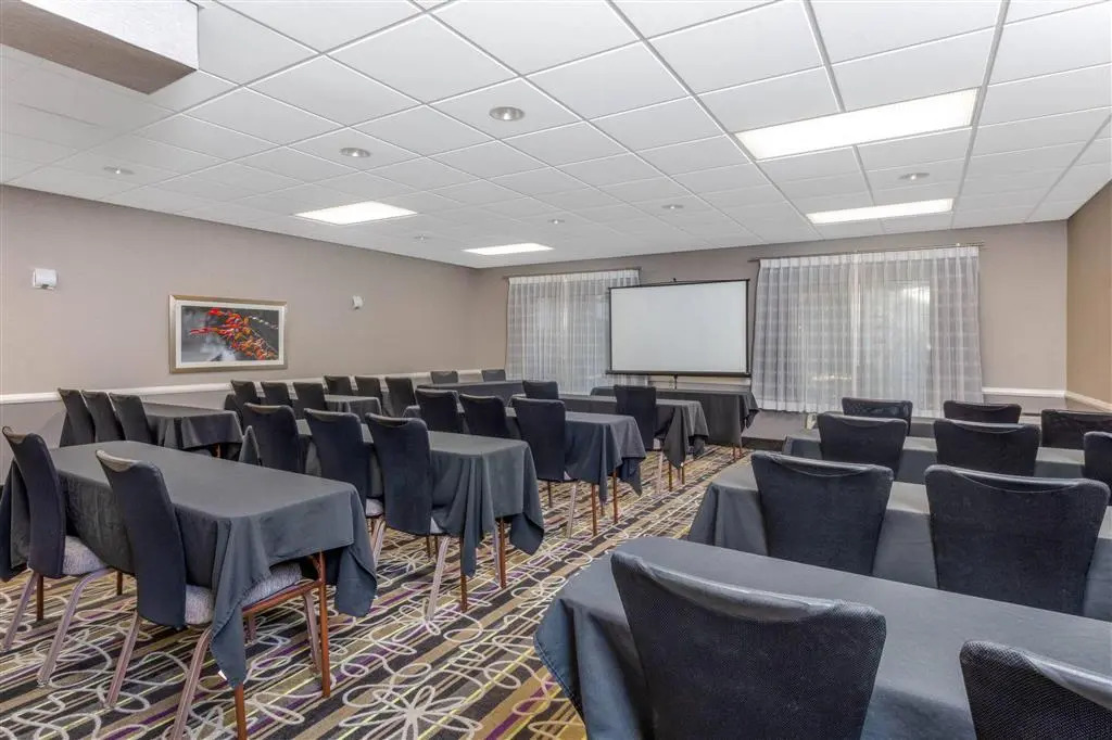 La Quinta Inn & Suites by Wyndham Clifton Park Saratoga Area 1749 Route 9