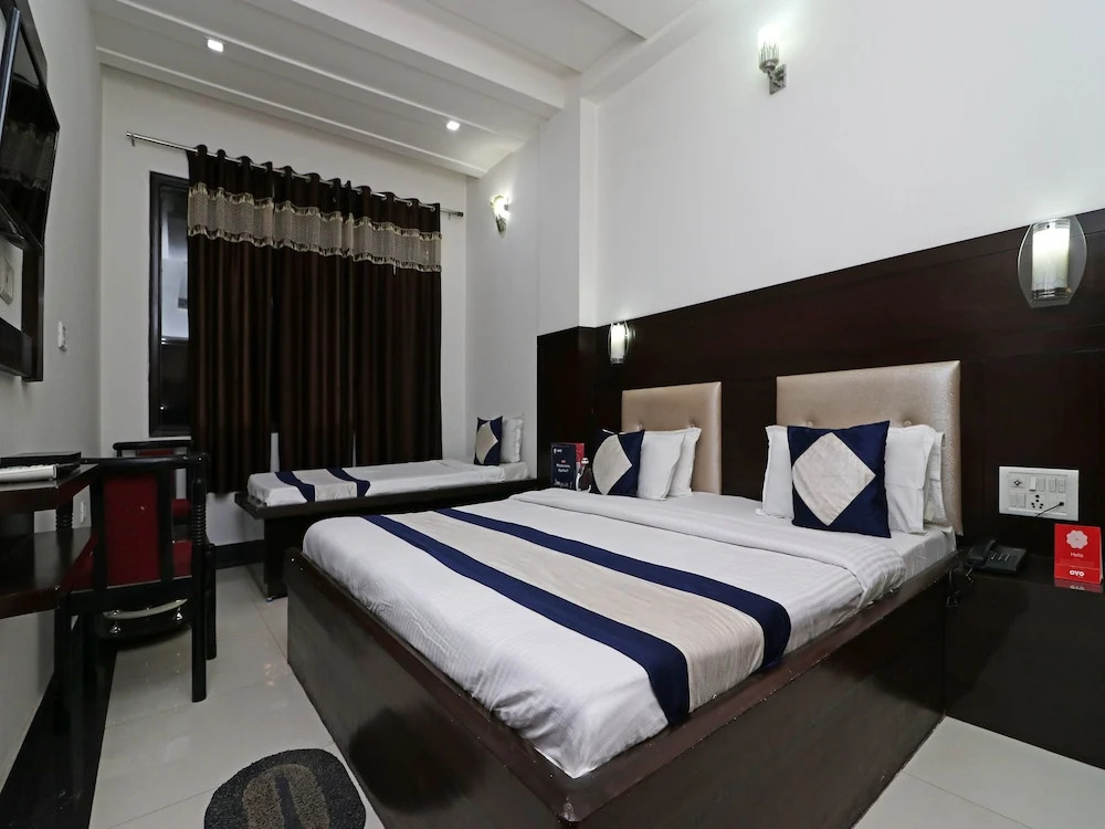 OYO 9974 Hotel Taj Prince