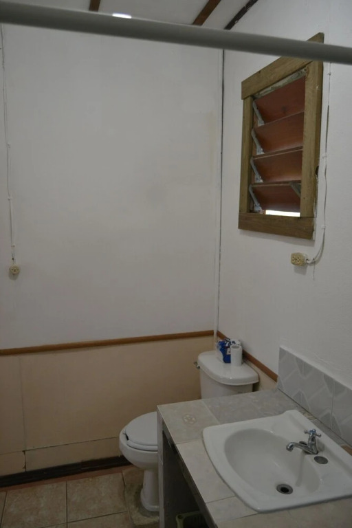Budget Cheerful Entire Private Belizean One Bedroomed Home