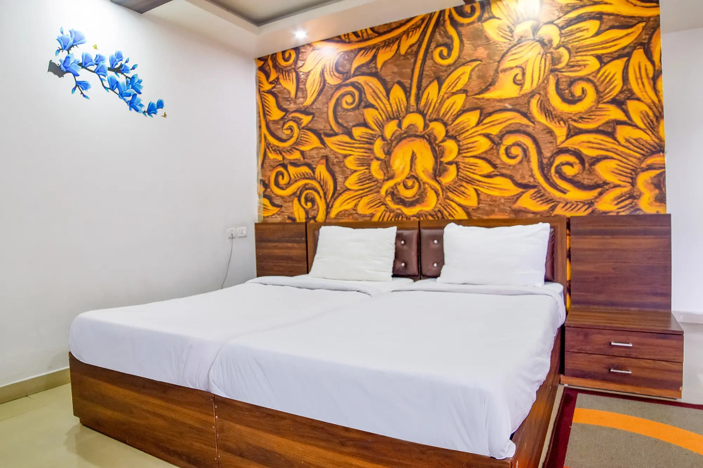 FabHotel IR Luxaria