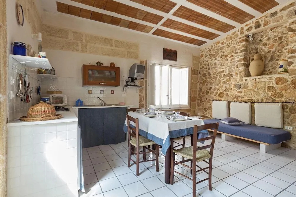 Casa Messapica by BarbarHouse