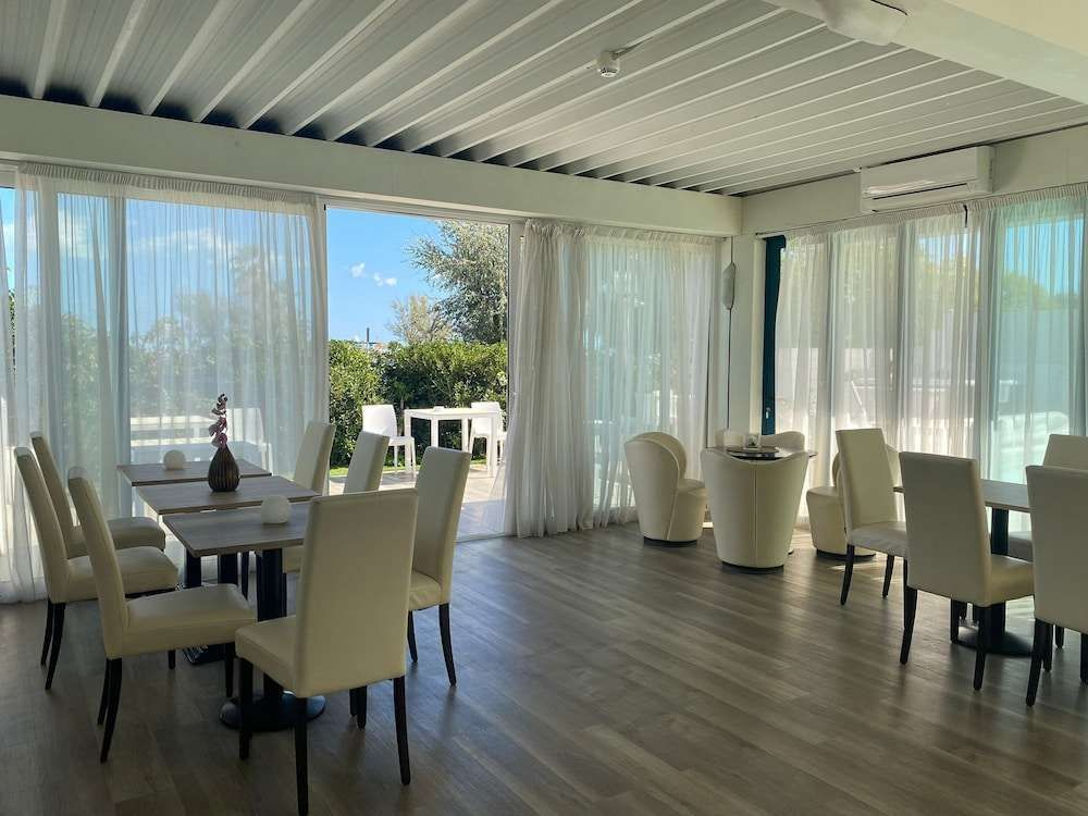 Hotel Aristeo Rimini fronte mare