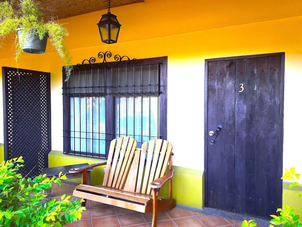Dos Palmas Studio Apartments