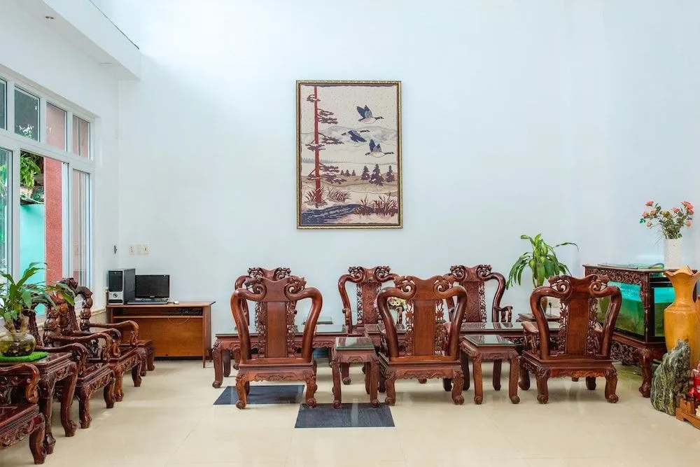 Hoang Van Hotel