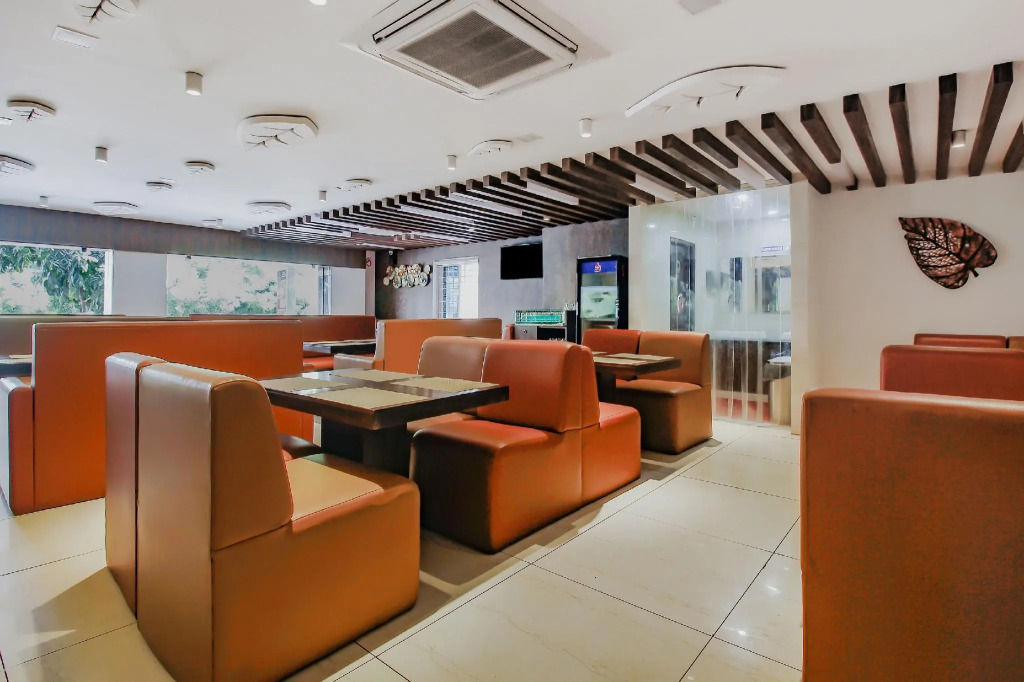CAPITAL O76170 Hotel Mayukha