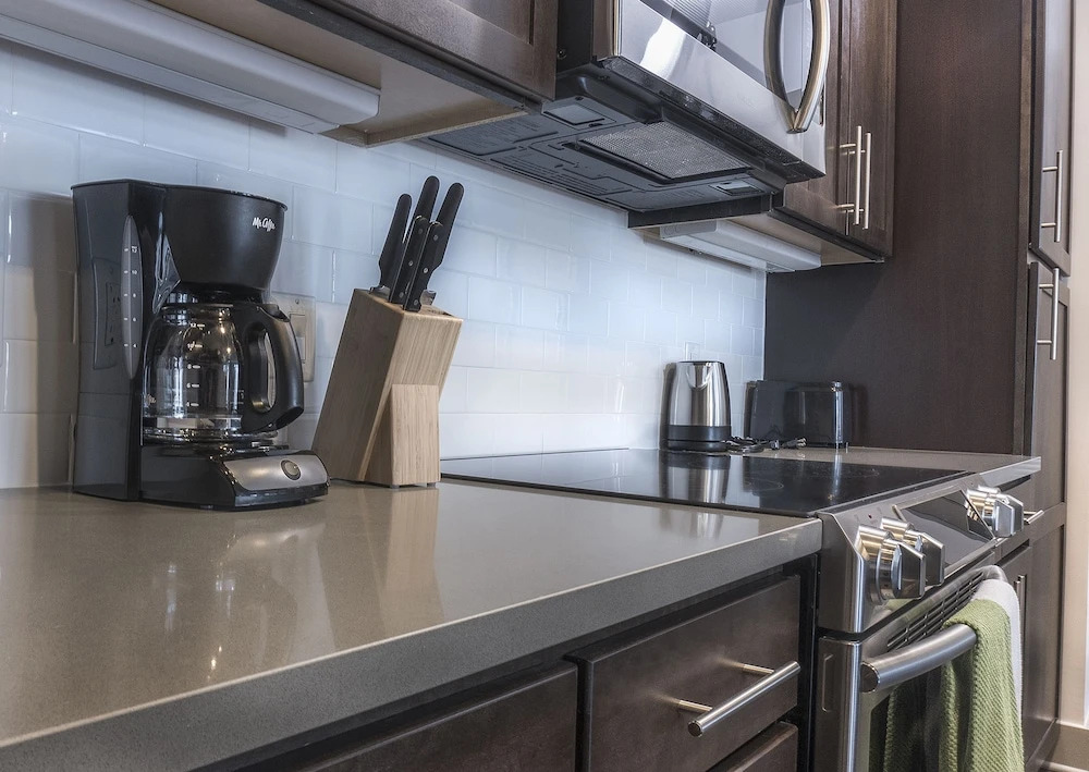 Heaven on Nashville Furnished Apartments