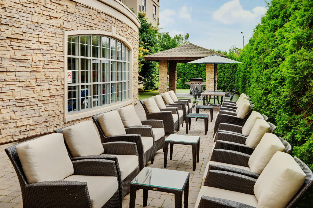 Staybridge Suites Oakville Burlington by IHG