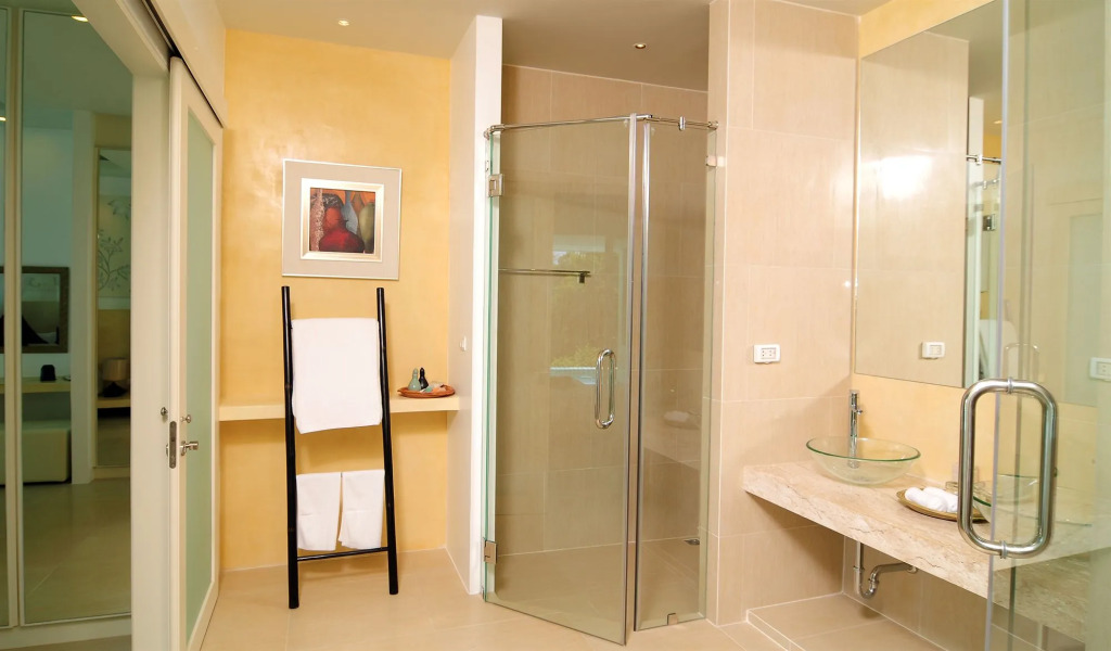 Grand Bleu Ocean View Pool Suite