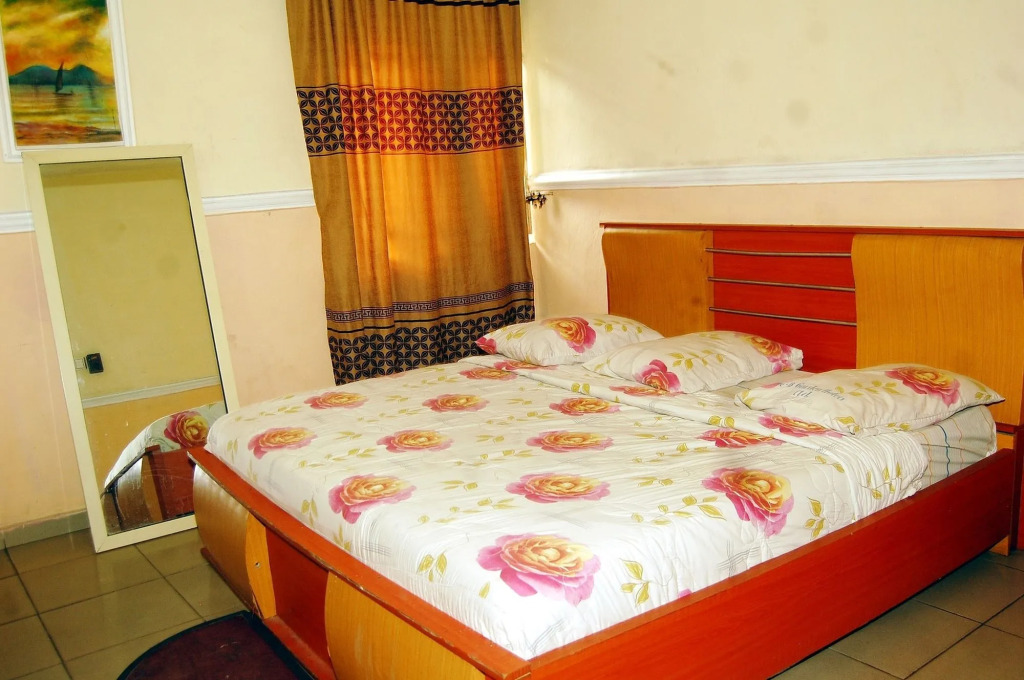 De-b Garden Hotel