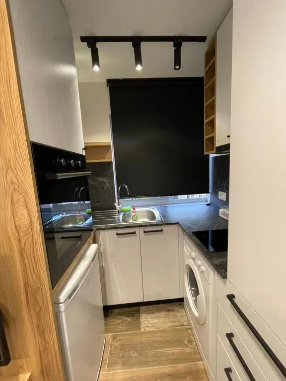 Boutique Central Studio Apartments - ENJOY TRAVEL
