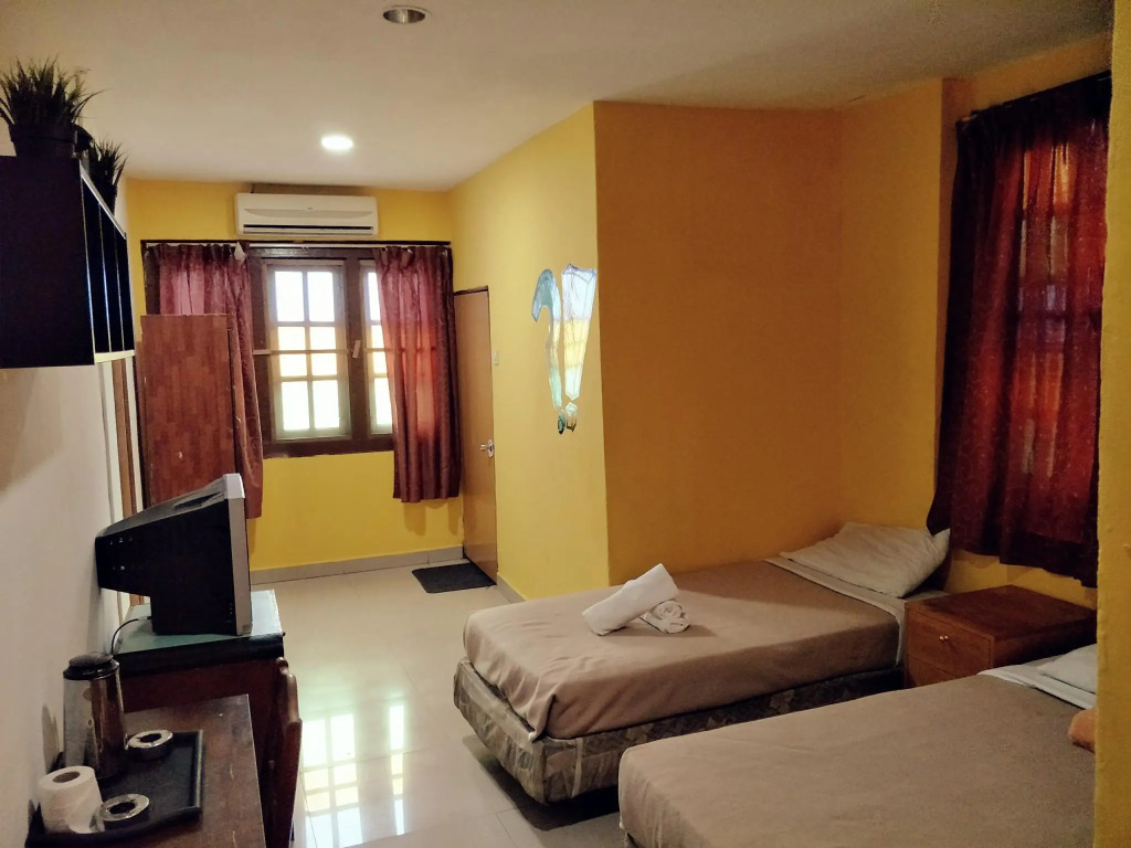 Cintamani Travellers Lodge