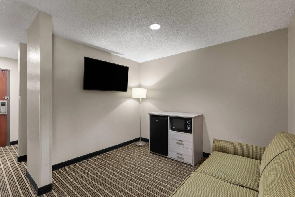 Super 8 by Wyndham Shepherdsville - Louisville South I65
